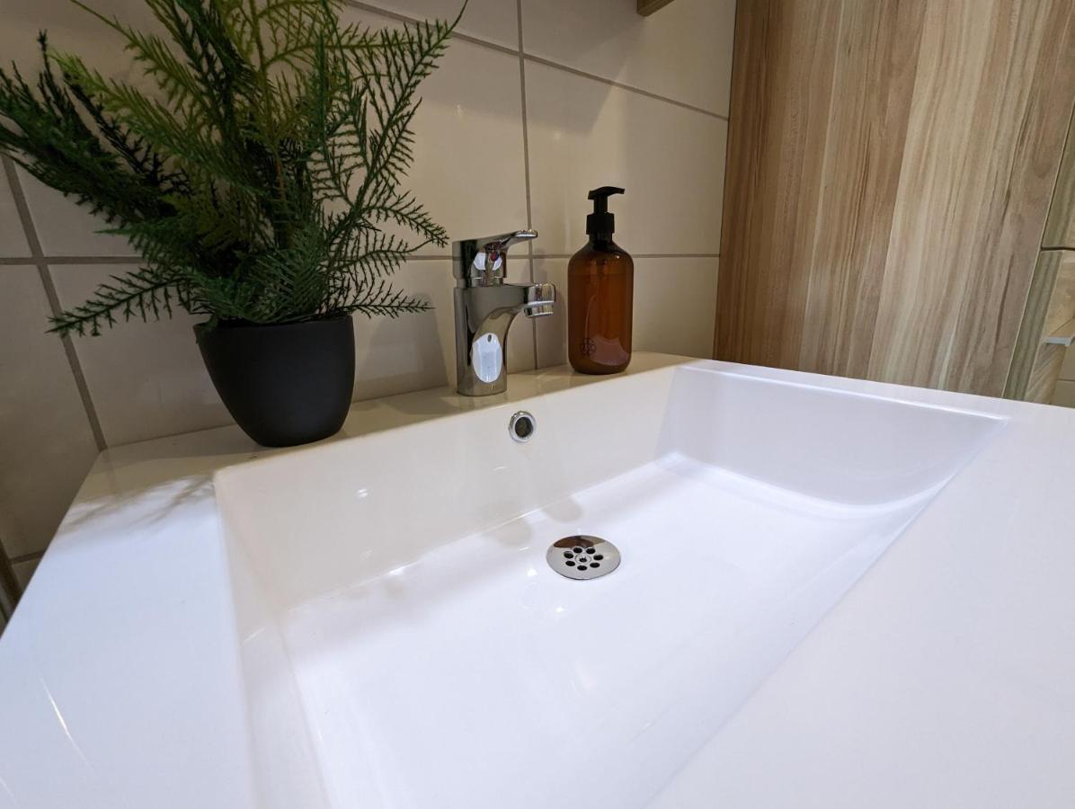 Hotell Bro Kristinehamn Εξωτερικό φωτογραφία